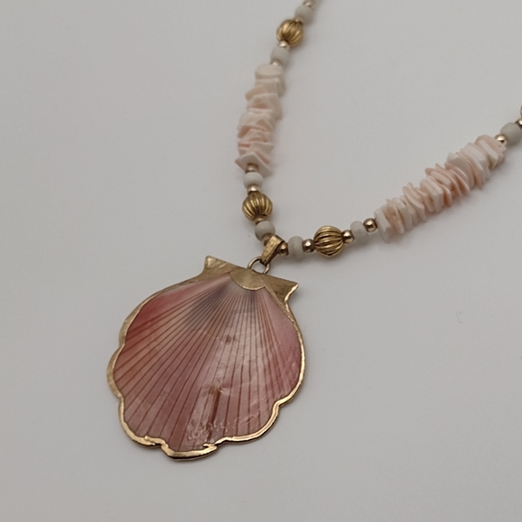 Beautiful Natural Pink Gilded Seashell Necklace, Awesome Mermaidcore! - Picture 1 of 9